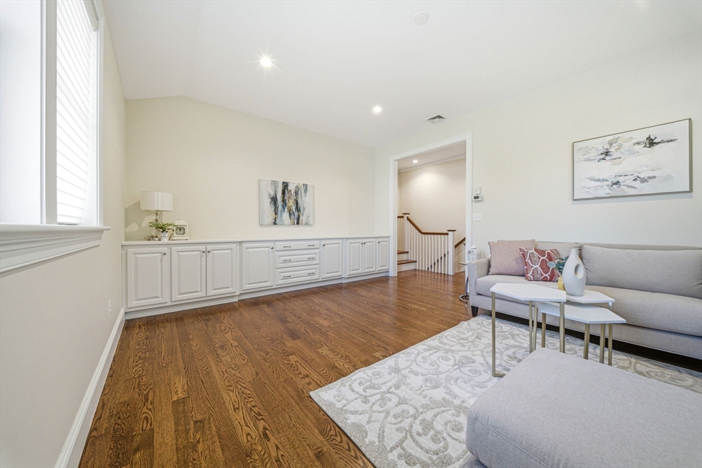 35 Marshall Road Wellesley, MA 02482 - Photo 16 of 42