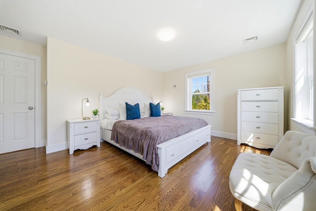 35 Marshall Road Wellesley, MA 02482 - Photo 23 of 42