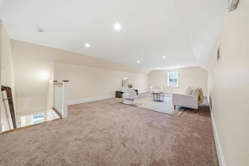 35 Marshall Road Wellesley, MA 02482 - Photo 28 of 42