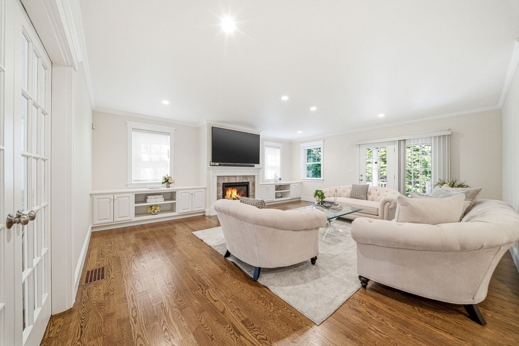 35 Marshall Road Wellesley, MA 02482 - Photo 3 of 42