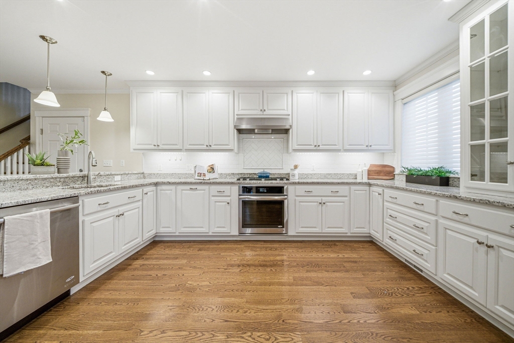 35 Marshall Road Wellesley, MA 02482 - Photo 8 of 42