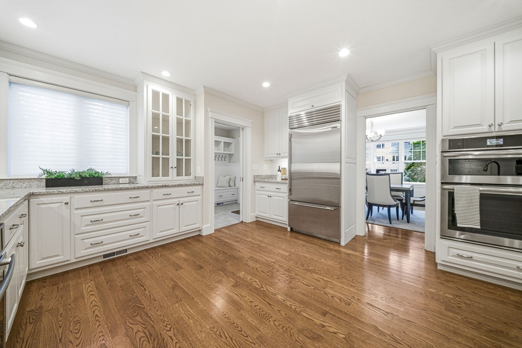 35 Marshall Road Wellesley, MA 02482 - Photo 9 of 42