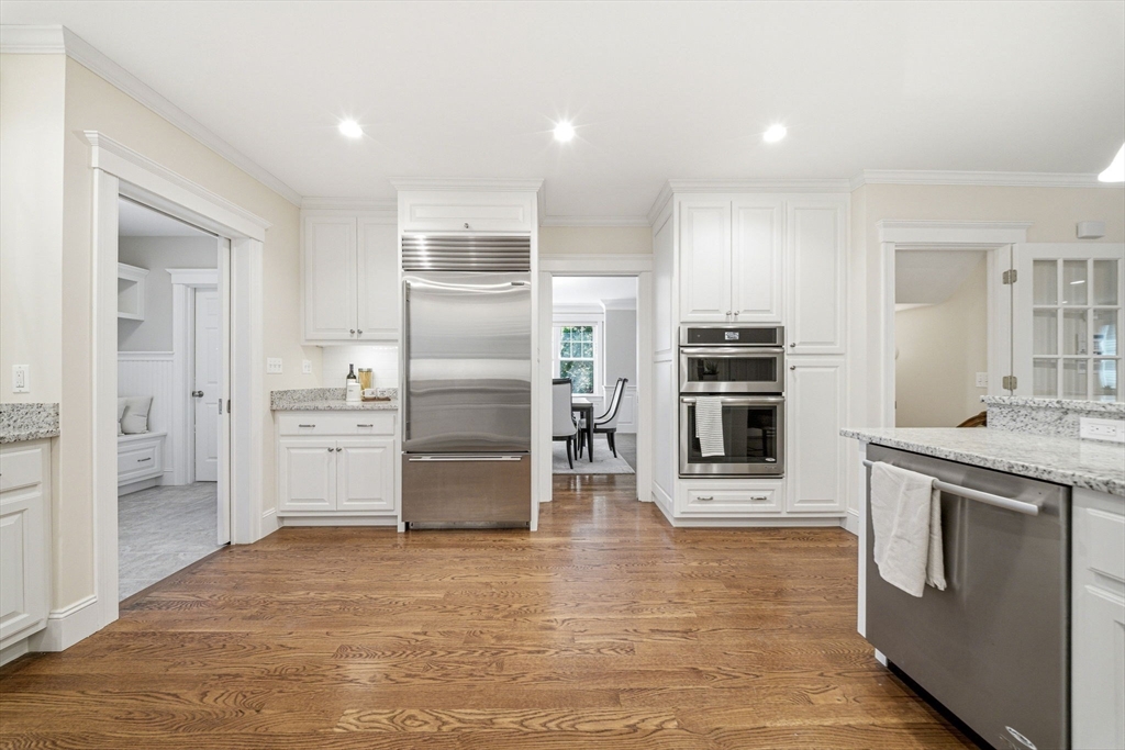 35 Marshall Road Wellesley, MA 02482 - Photo 10 of 42