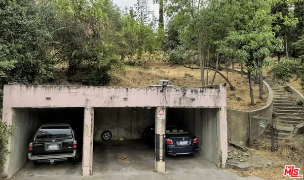 $875,000 | 3925 Fredonia Drive, Los Angeles, CA 90068