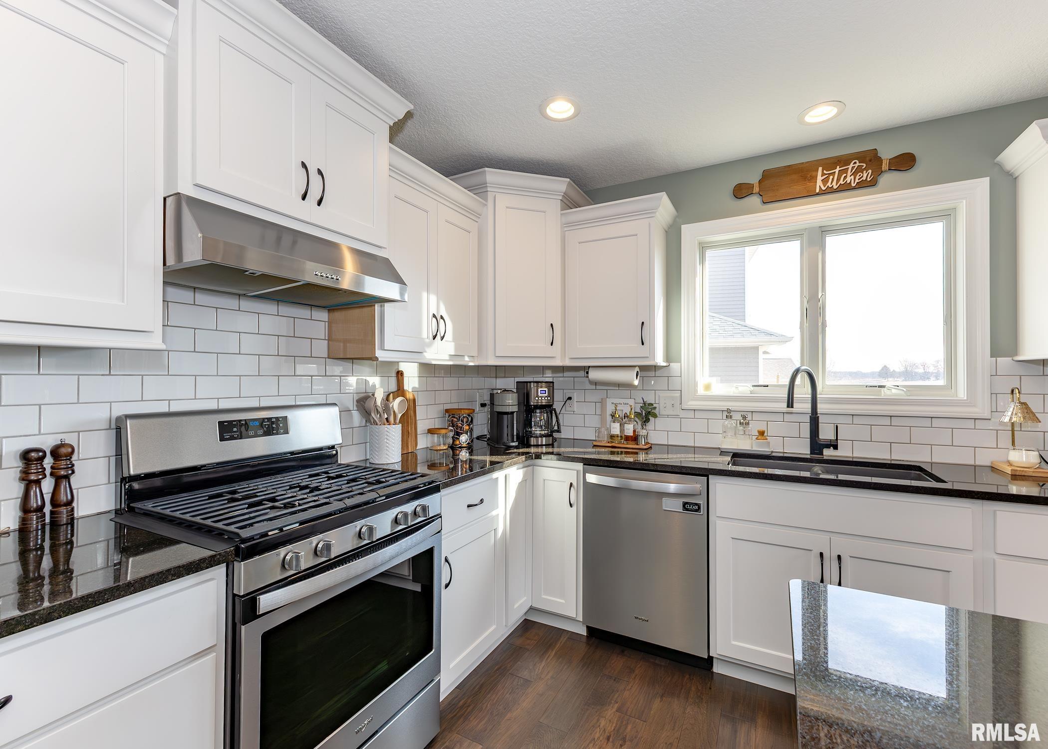 605 Rock Point Road Colona, IL 61241 - Photo 8 of 30 Gallery Image 8