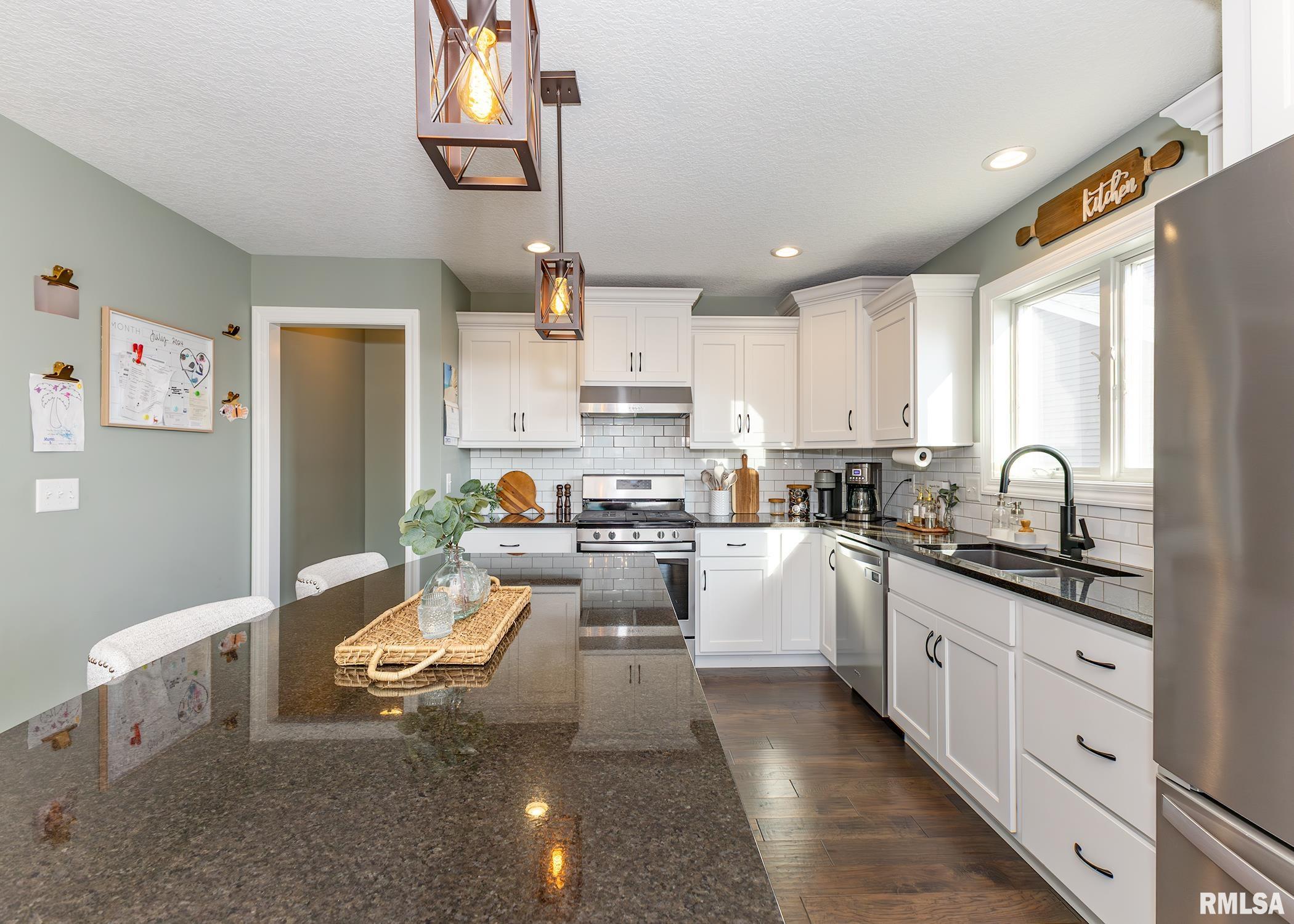 605 Rock Point Road Colona, IL 61241 - Photo 9 of 30 Gallery Image 9