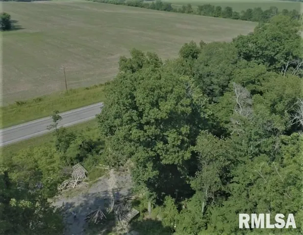 $350,000 | 1252 Highway 15, Fairfield, IL 62837