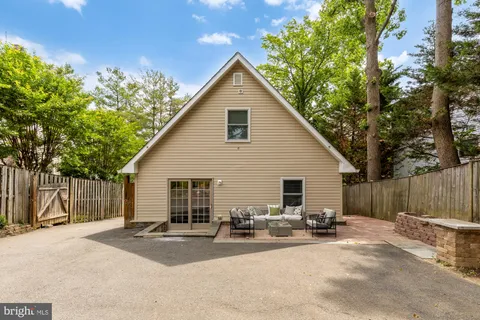 $799,900 | 4000 Roberts Road, Fairfax, VA 22032