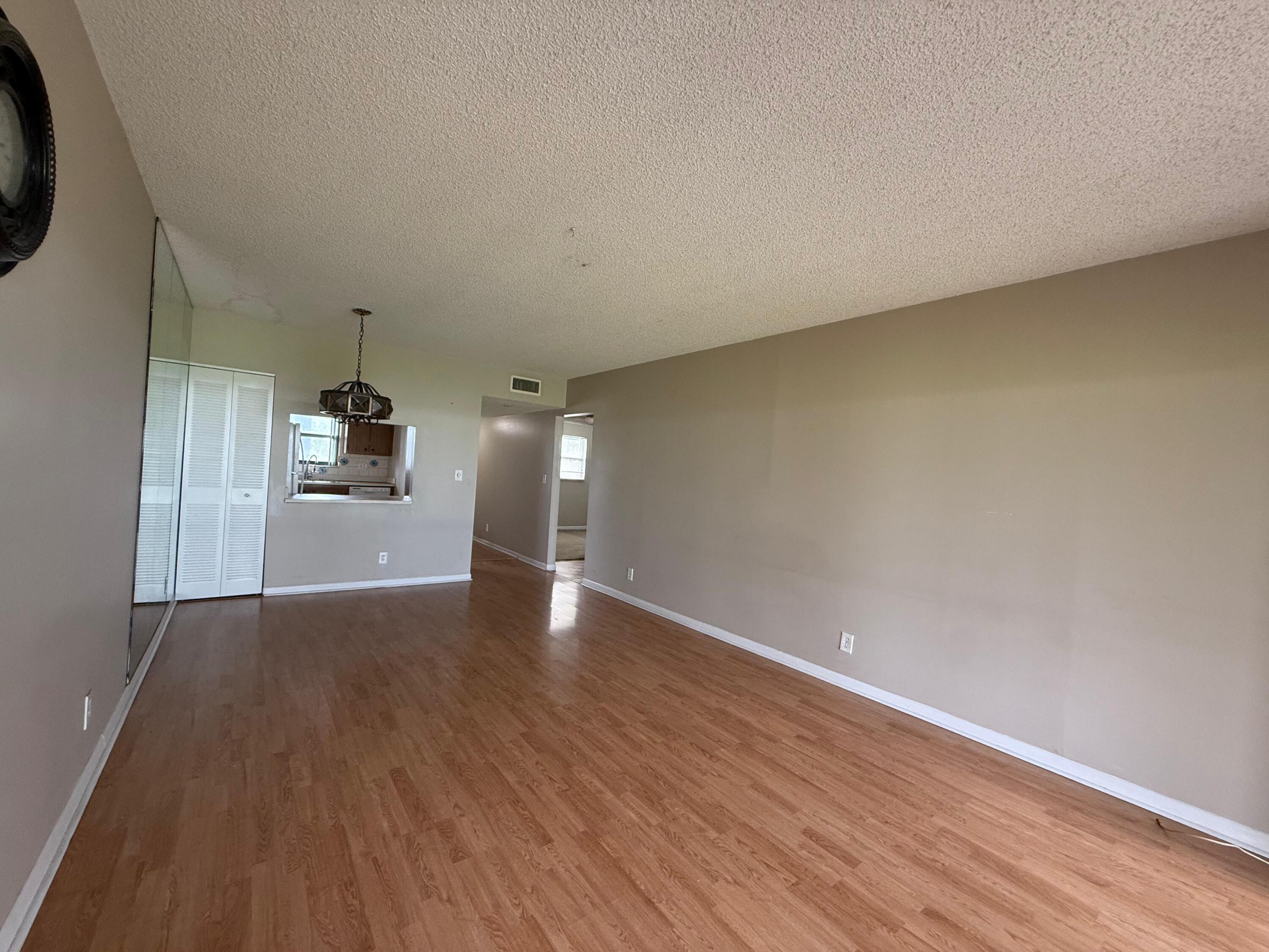 2141 Woolbright Road, Unit L106 Boynton Beach, FL 33426 - Photo 2 of 11 Living Room