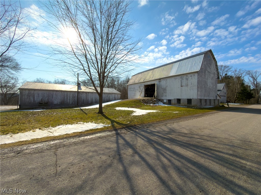 14178 West Road Wakeman, OH 44889 - Photo 4 of 35 View of barn