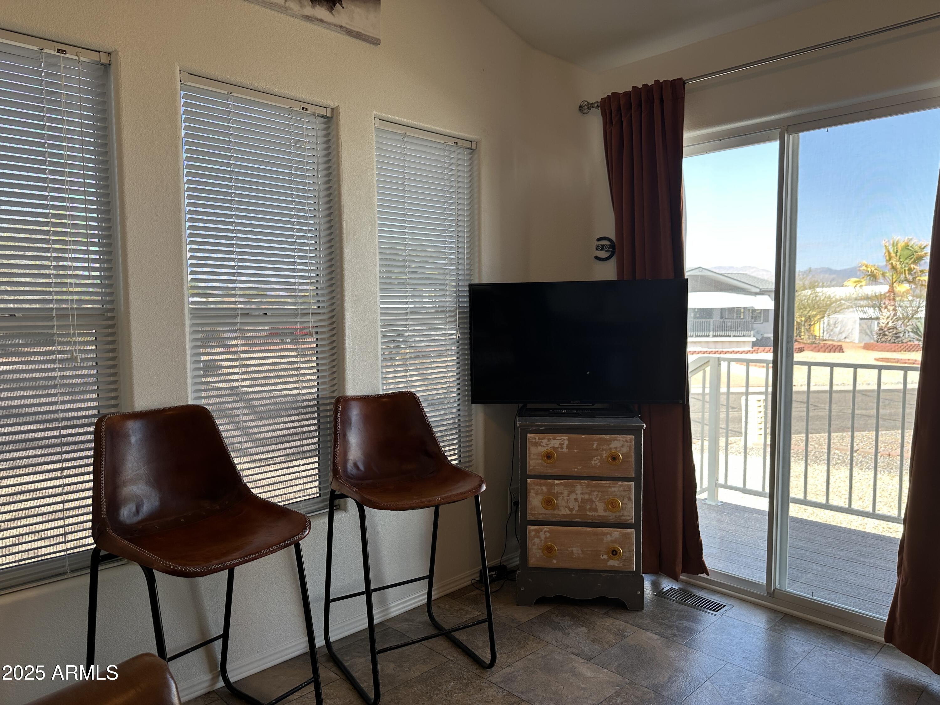 21245 Westward View Road, Unit 248 Congress, AZ 85332 - Photo 11 of 29 Great Room #