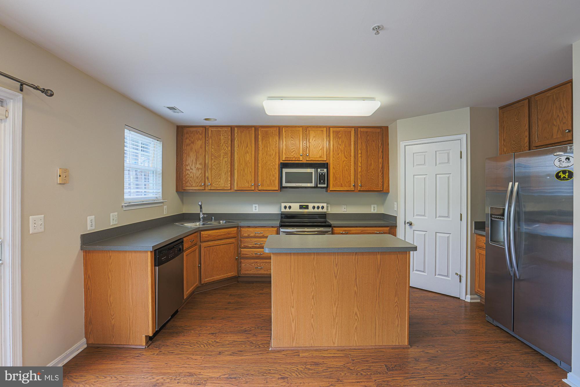 674 Hunting Fields Road Middle River, MD 21220 - Photo 4 of 39