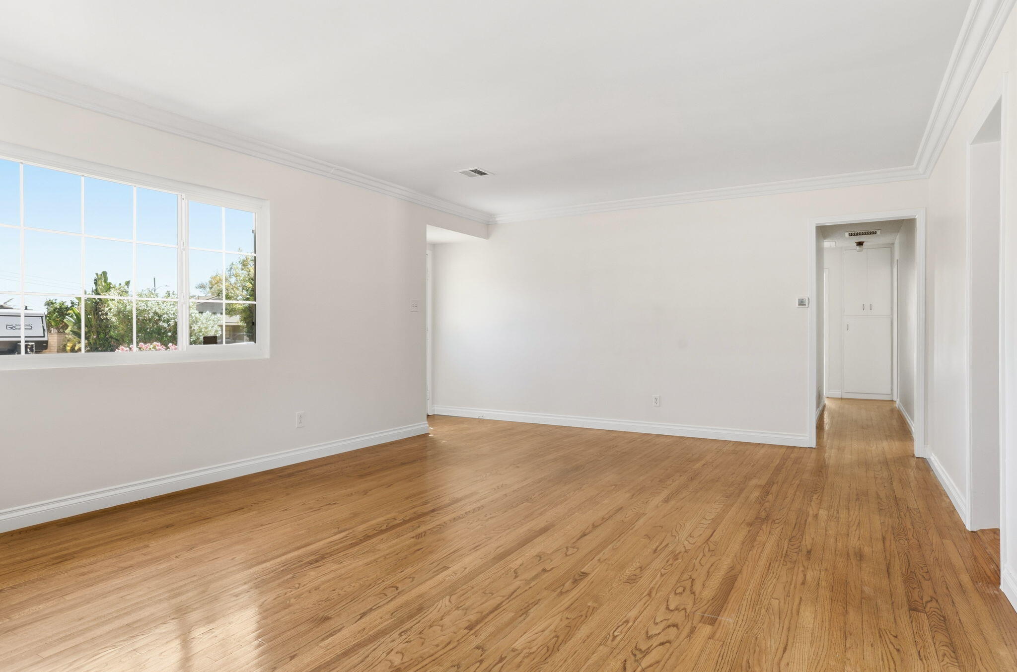 823 West Roderick Avenue Oxnard, CA 93030 - Photo 5 of 34 13-web-or-mls-0R3A7408