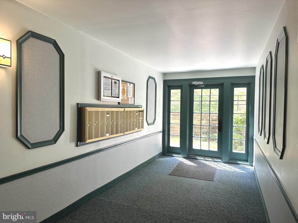 5900 Prince George Drive, Unit 333 Springfield, VA 22152 - Photo 24 of 31 an empty room with windows