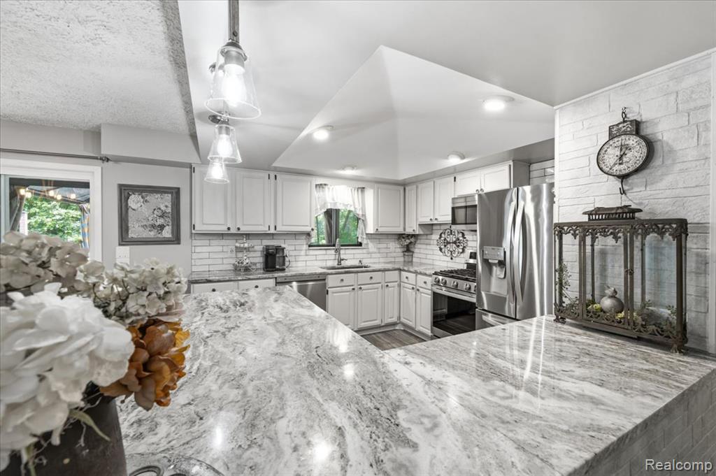 1600 Moffat Road Leonard, MI 48367 - Photo 22 of 65 Gallery Image 22