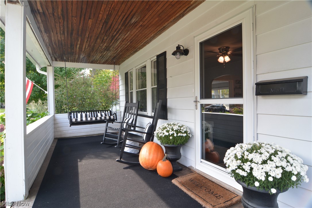 236 Sunset Road Avon Lake, OH 44012 - Photo 2 of 27 Gallery Image 2
