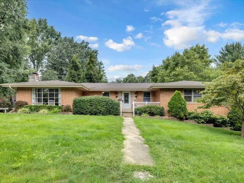 73 Town And Country Drive Decatur, IL 62526 - Photo 1 of 46 Gallery Image 1