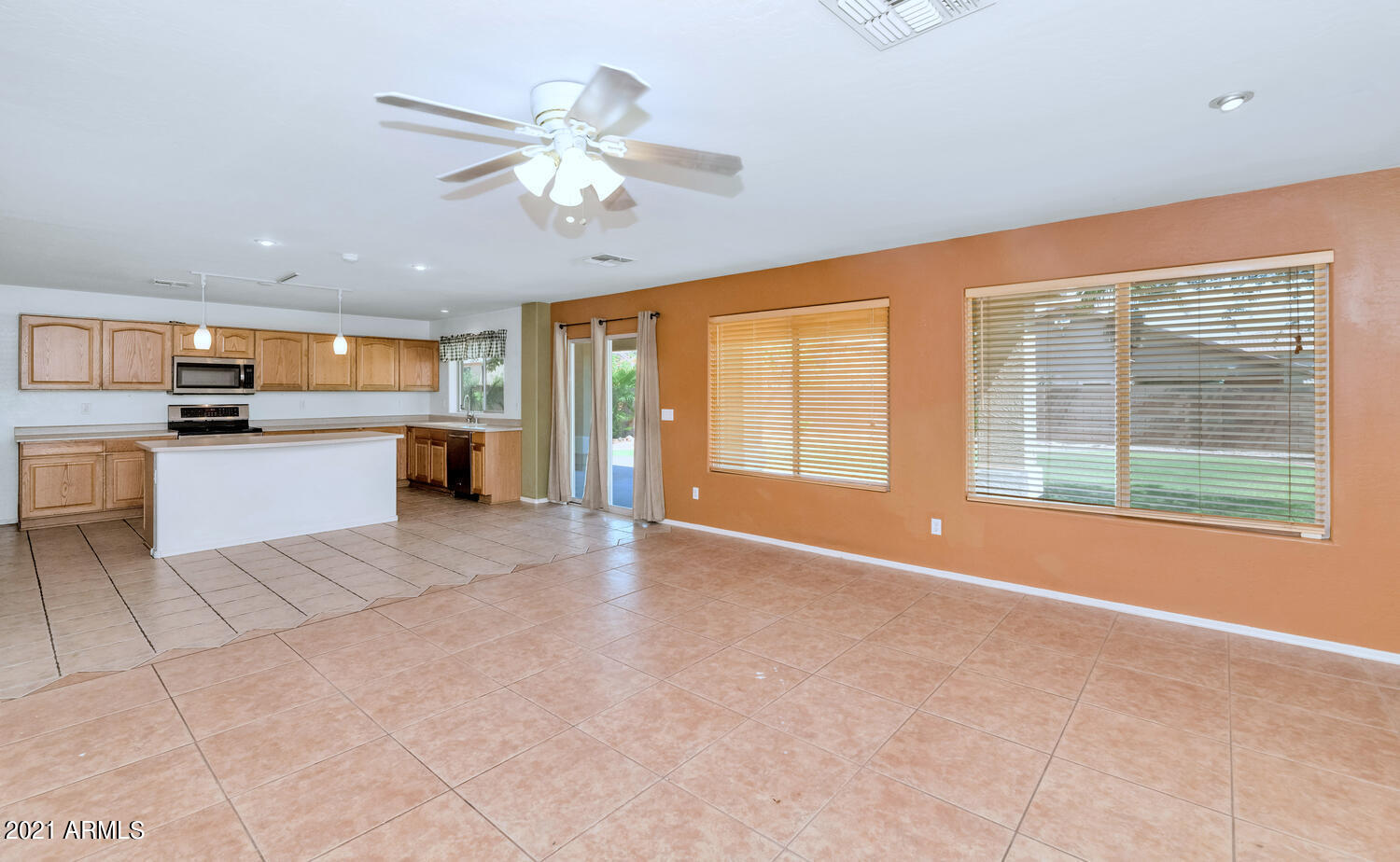 2910 West Fremont Rd. Phoenix, AZ 85041 - Photo 12 of 30 2910 W Fremont Rd-large-007-014-2910 W F