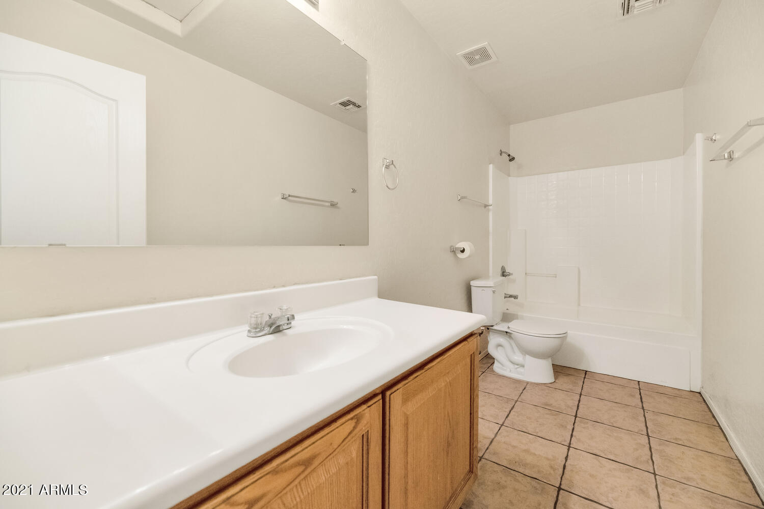 2910 West Fremont Rd. Phoenix, AZ 85041 - Photo 23 of 30 2910 W Fremont Rd-large-019-024-2910 W F