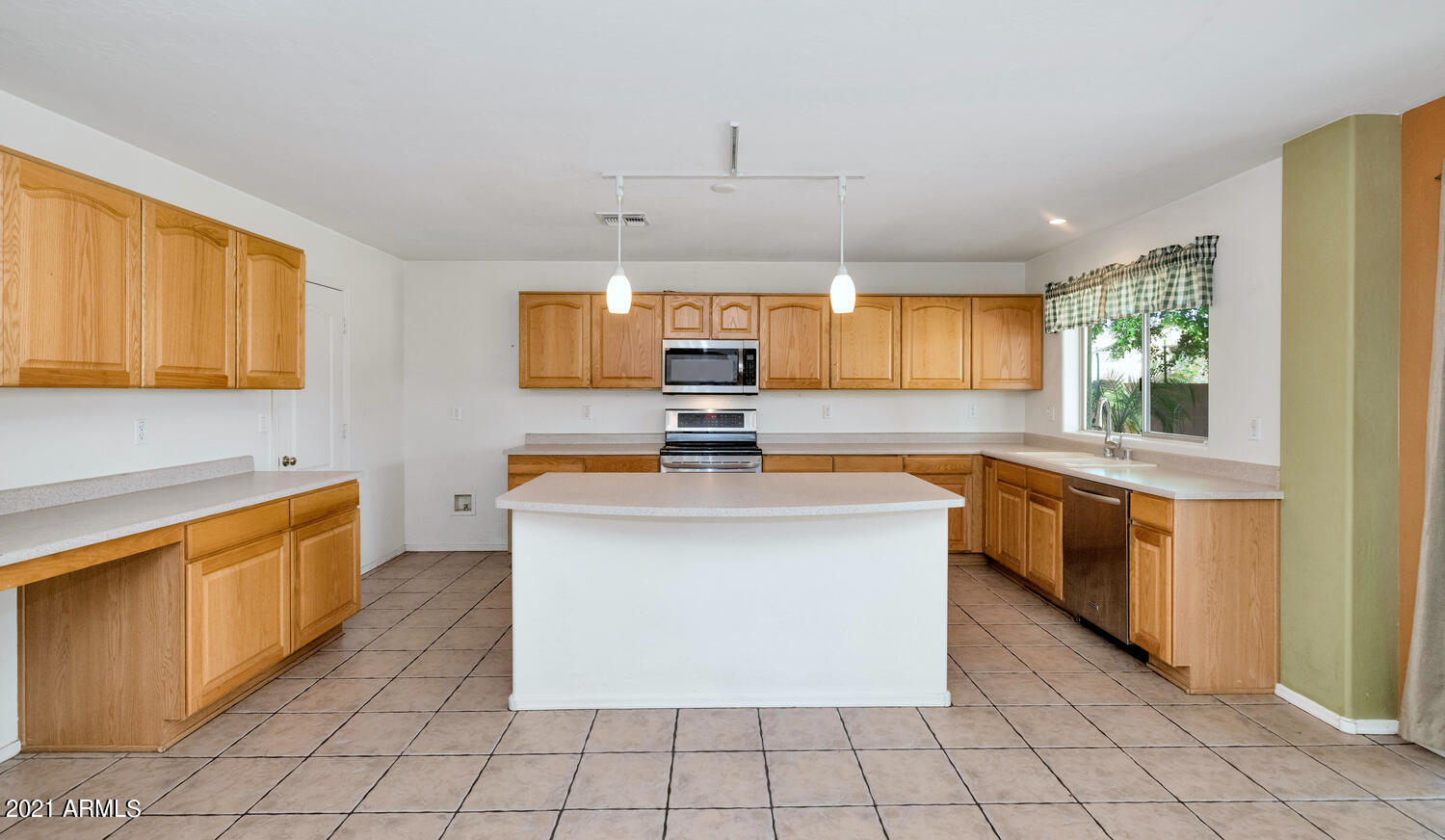 2910 West Fremont Rd. Phoenix, AZ 85041 - Photo 3 of 30 2910 W Fremont Rd-large-008-002-2910 W F