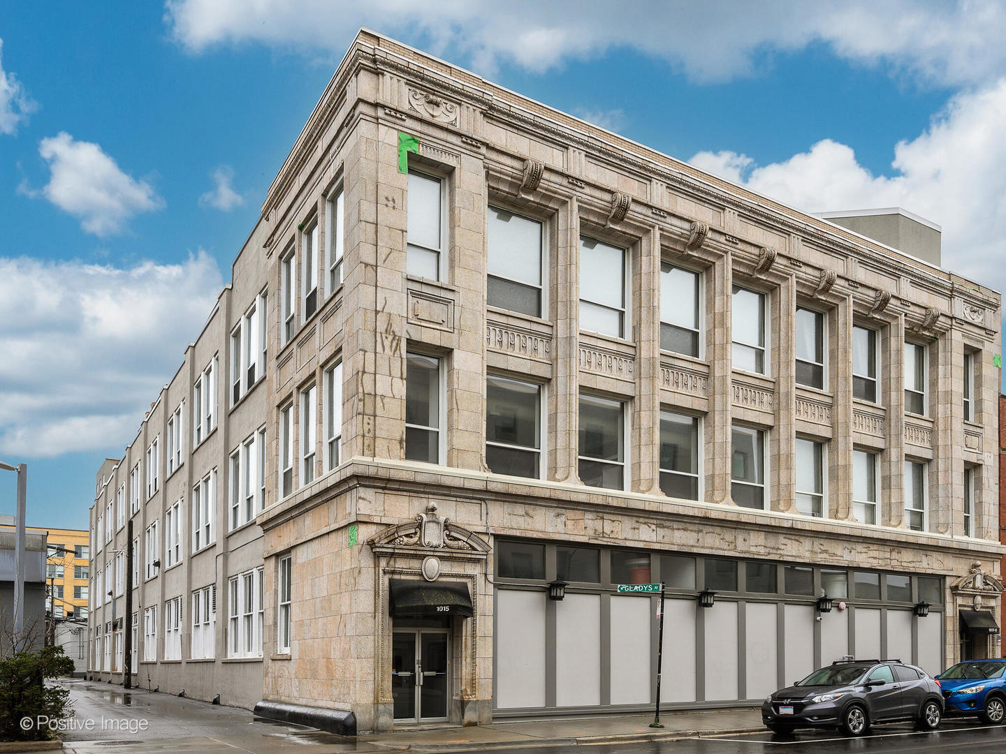 1019 West Jackson Boulevard, Unit 2B Chicago, IL 60607 - Photo 1 of 22 a front view of a building