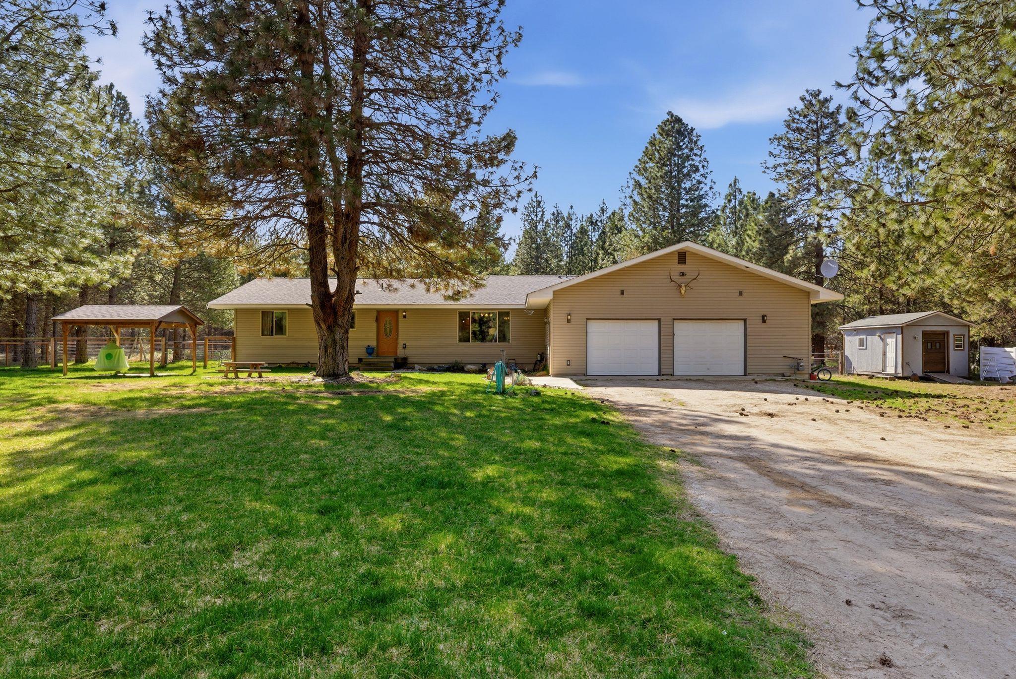 28411 North Short Road Deer Park, WA 99006 - Photo 2 of 33