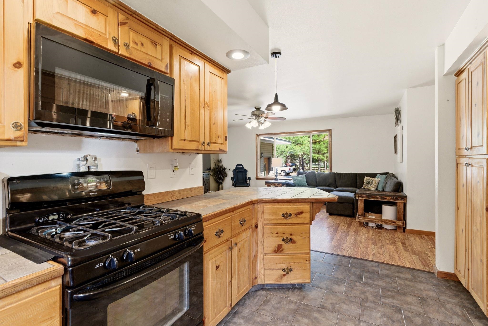 28411 North Short Road Deer Park, WA 99006 - Photo 8 of 33