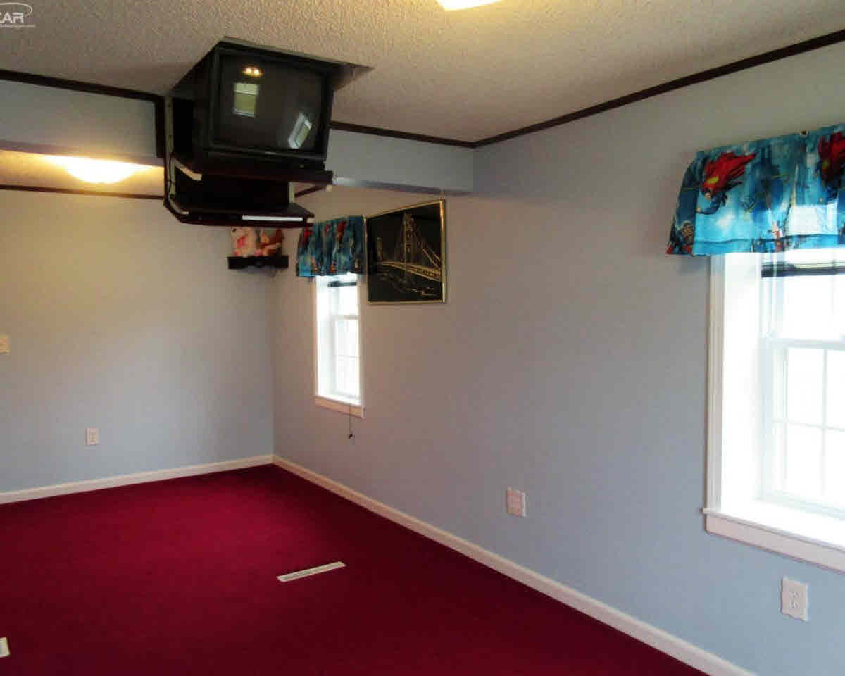 5272 West Carpenter Road Flint, MI 48504 - Photo 22 of 40 21260758-22.JPG