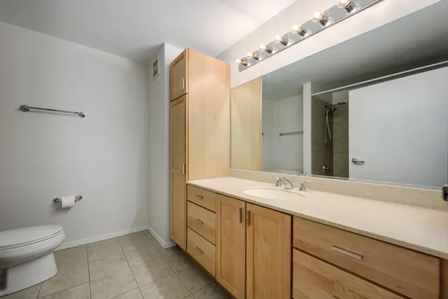 $3,150 | 9655 Woods Drive, Unit 1809, Skokie, IL 60077