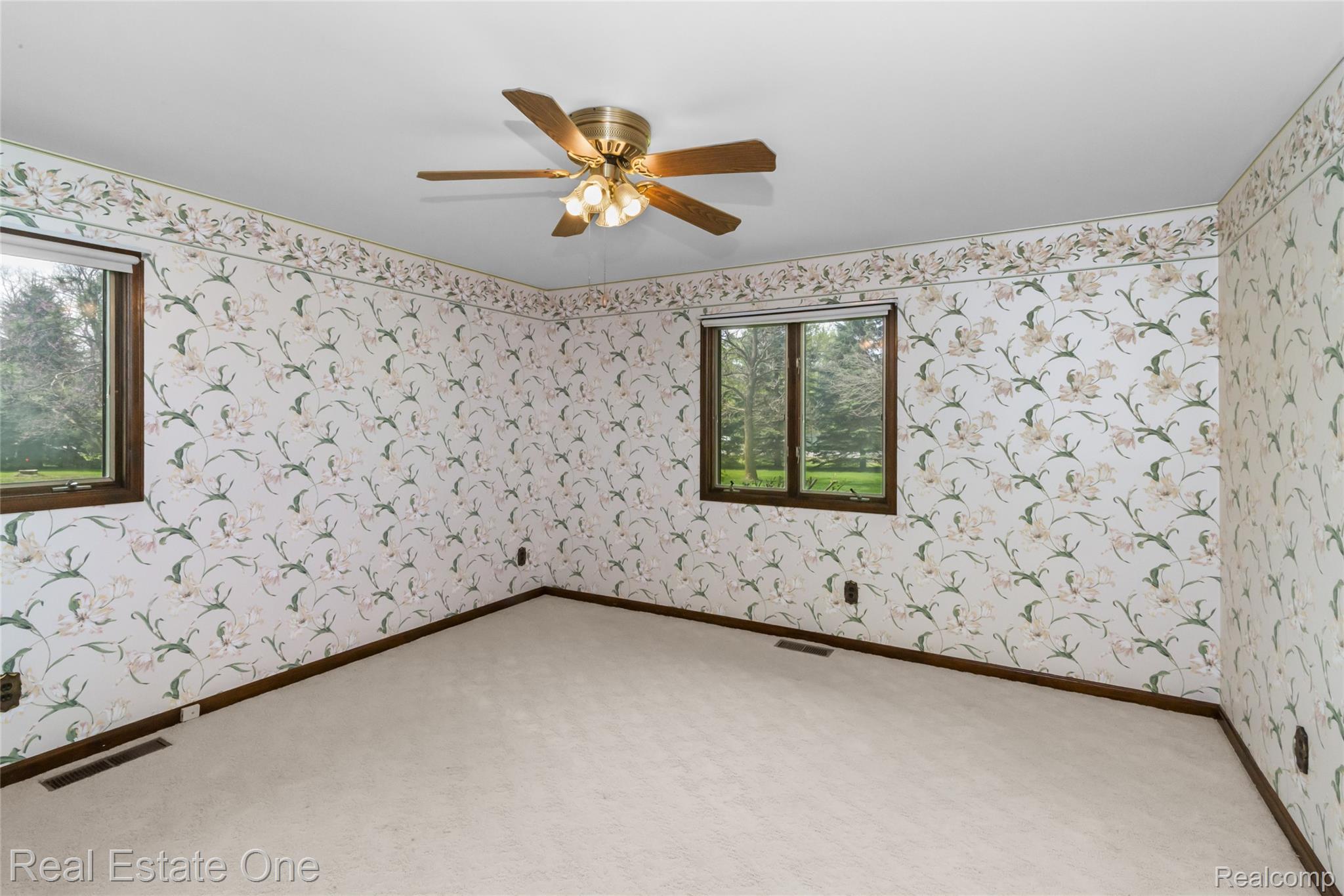 9050 Earhart Road South Lyon, MI 48178 - Photo 24 of 55 033_42.jpg