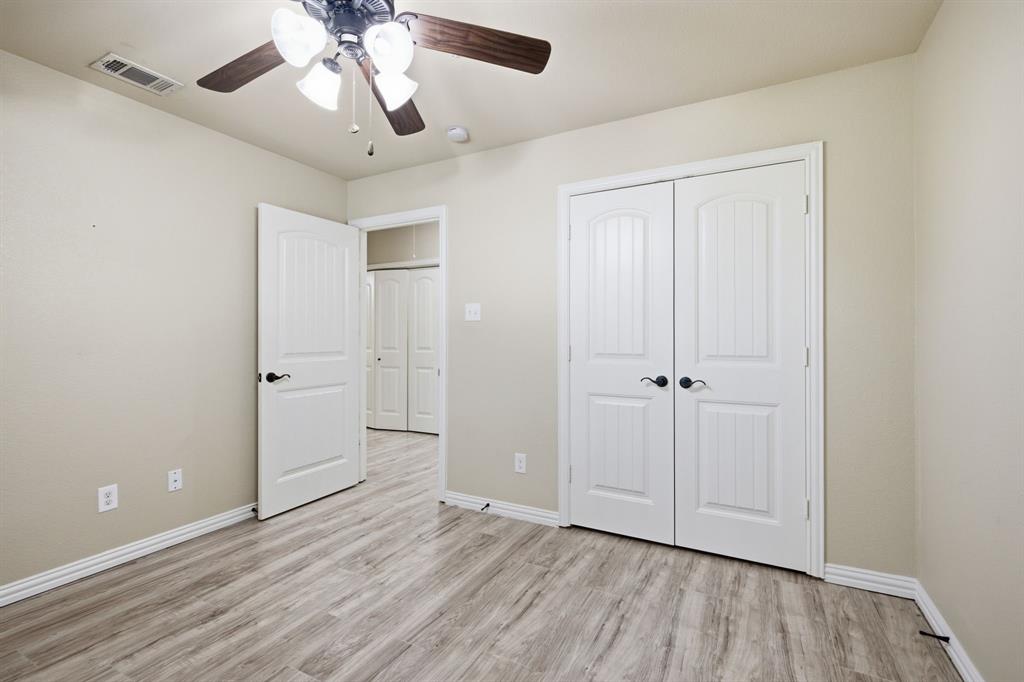 237 Corinna Court Hurst, TX 76053 - Photo 24 of 32