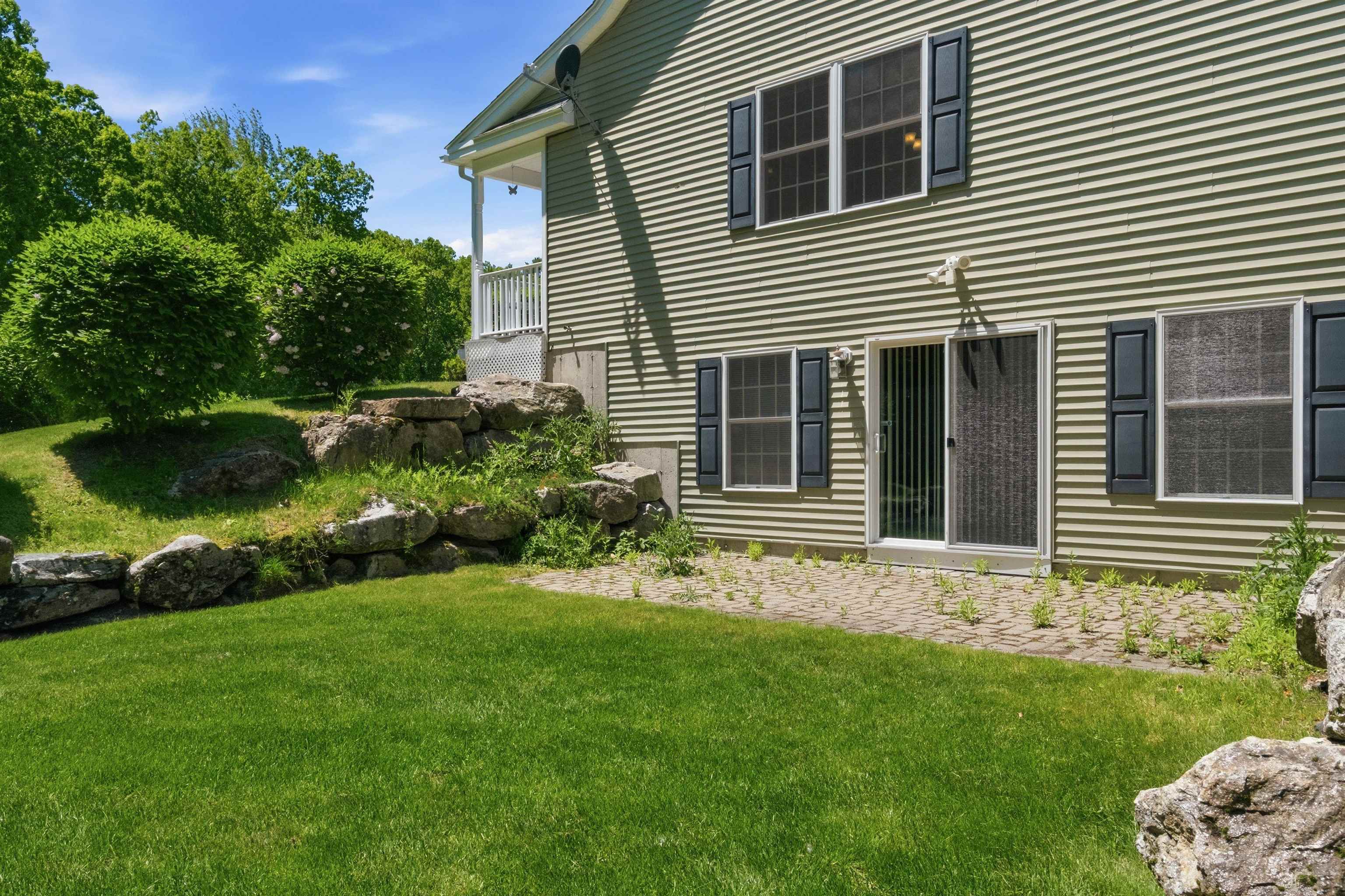 12 Thorn Hill Road, Unit 12 Hooksett, NH 03106 - Photo 5 of 44