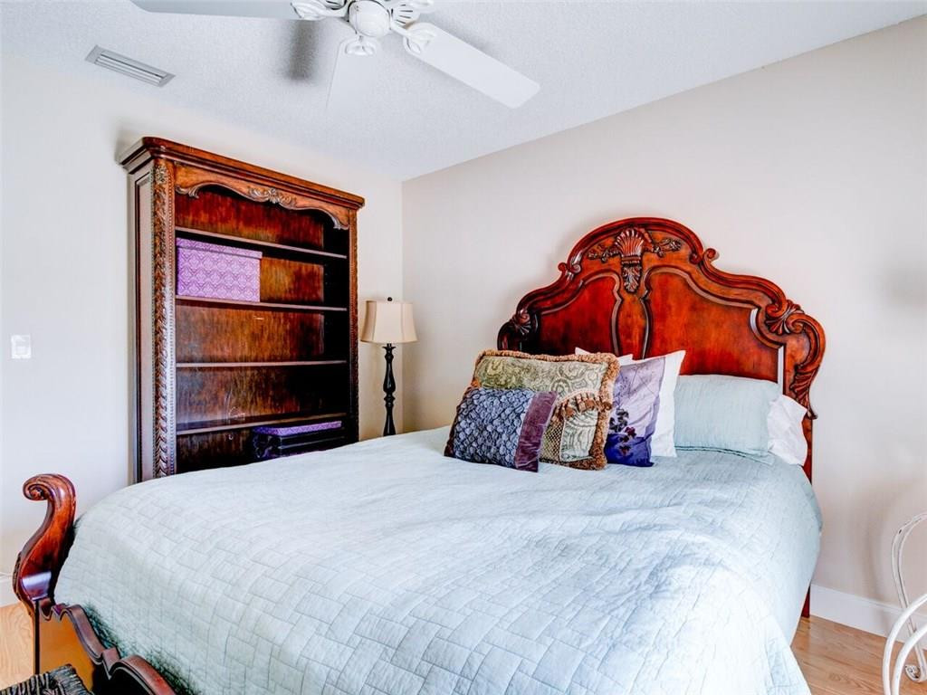7517 Texas Trail Boca Raton, FL 33487 - Photo 23 of 32 Guest bedroom