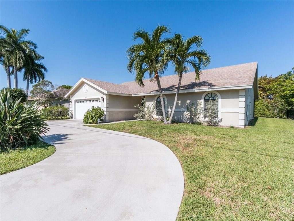 7517 Texas Trail Boca Raton, FL 33487 - Photo 27 of 32 Side yard and plenty of parking