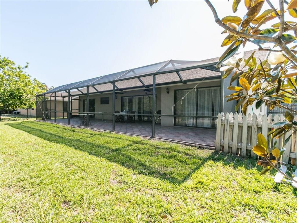 7517 Texas Trail Boca Raton, FL 33487 - Photo 29 of 32 Back patio