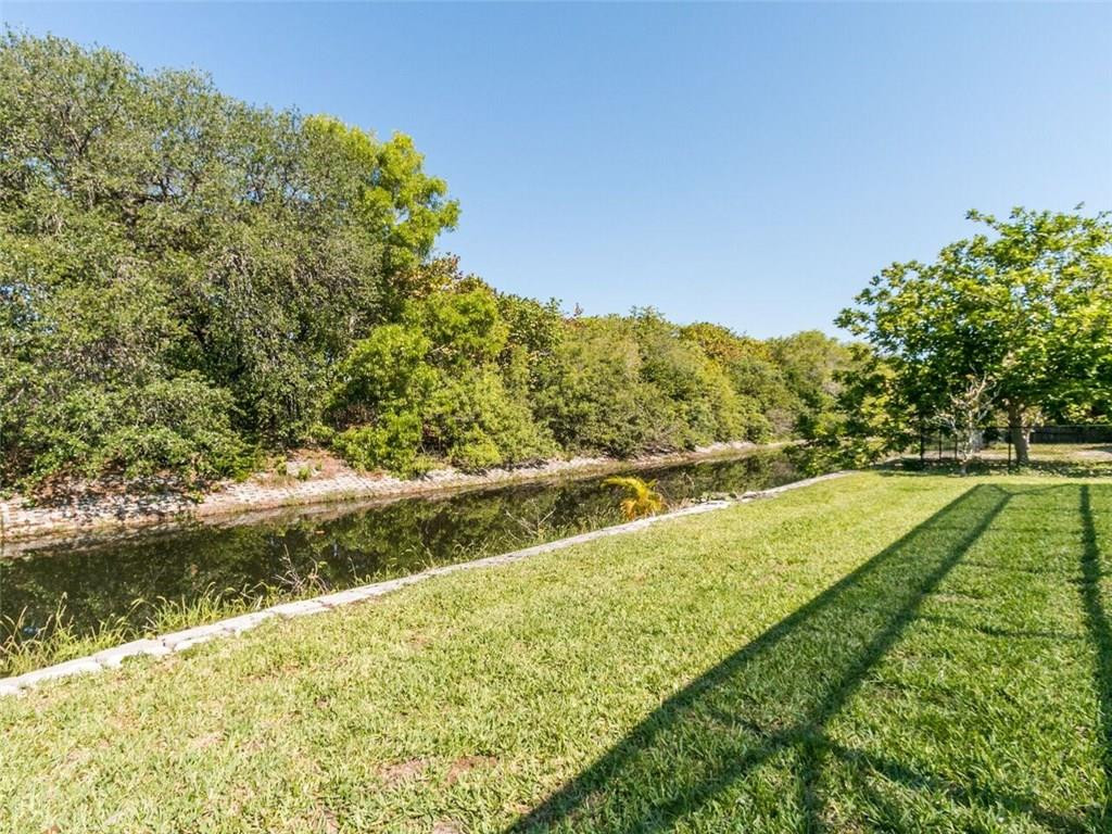 7517 Texas Trail Boca Raton, FL 33487 - Photo 30 of 32 Canal view