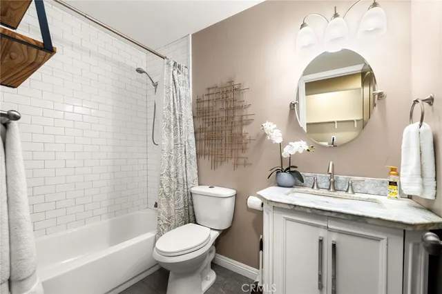 a view of a workspace with furniture