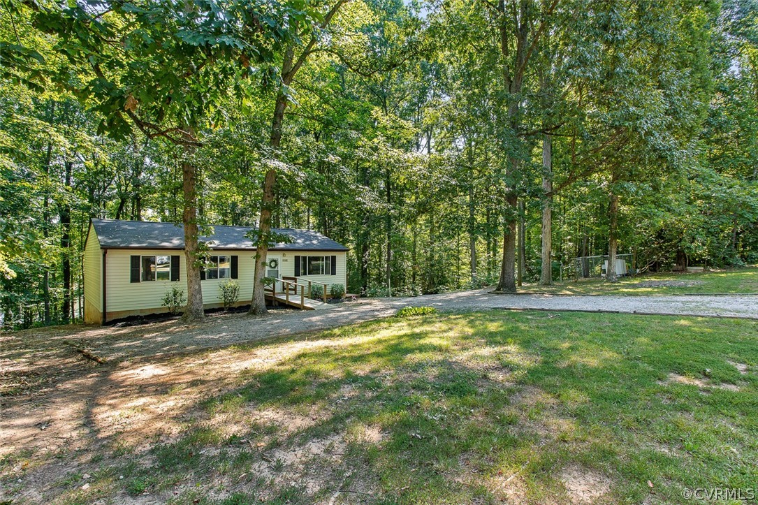 2354 Mountain View Road Powhatan, VA 23139 - Photo 4 of 41 Gallery Image 4