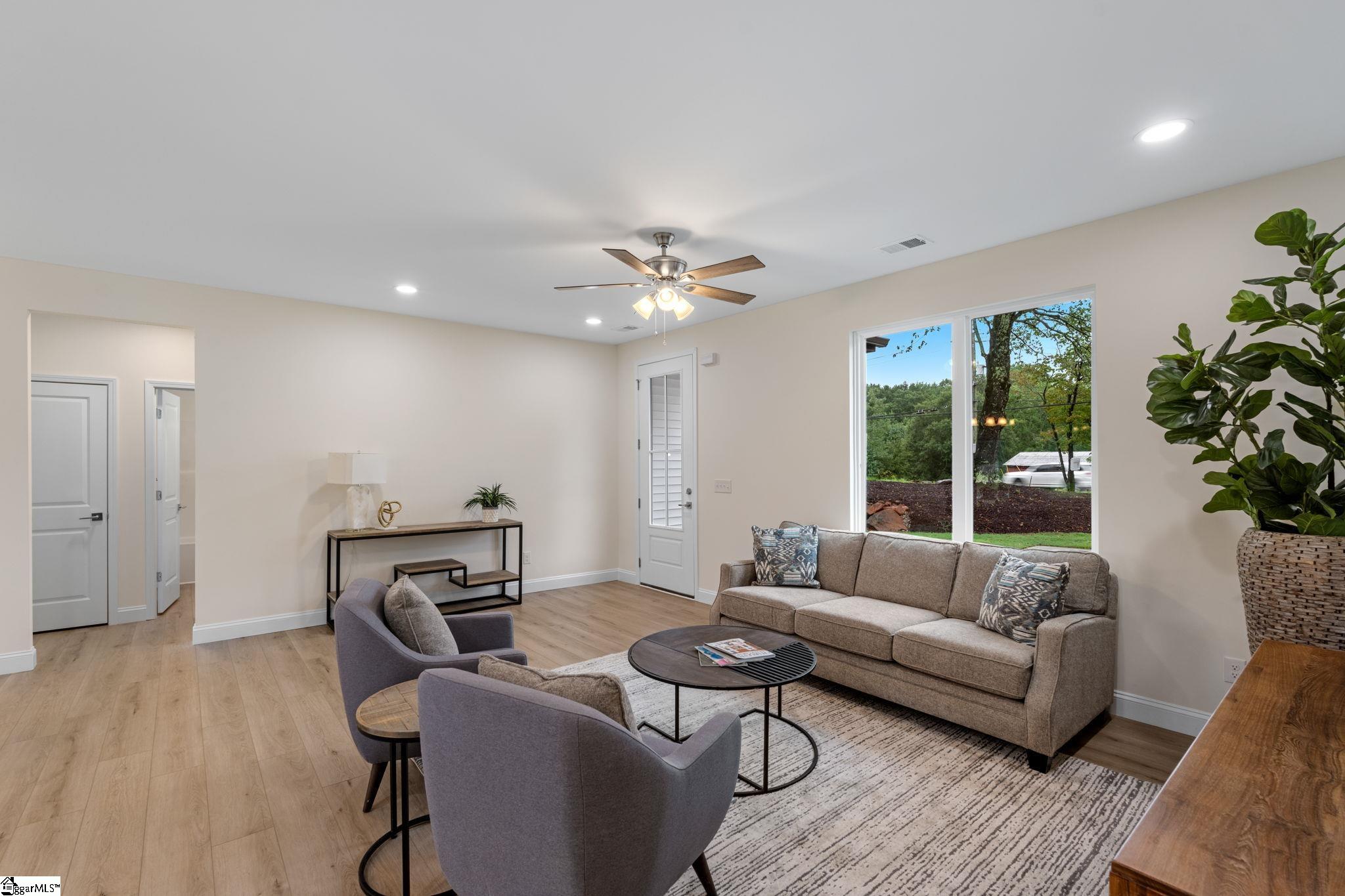 369 Tigerville Road Travelers Rest, SC 29690 - Photo 6 of 37 Gallery Image 6