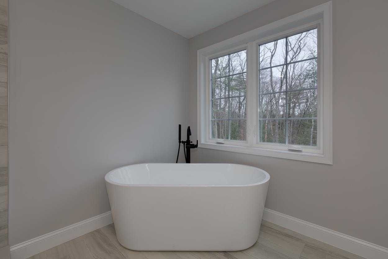76 Lane Road Raymond, NH 03077 - Photo 14 of 29 Gallery Image 14