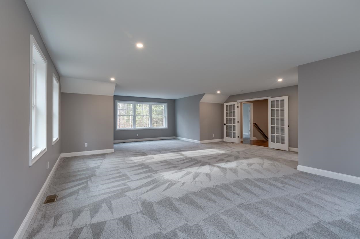 76 Lane Road Raymond, NH 03077 - Photo 5 of 29 Gallery Image 5