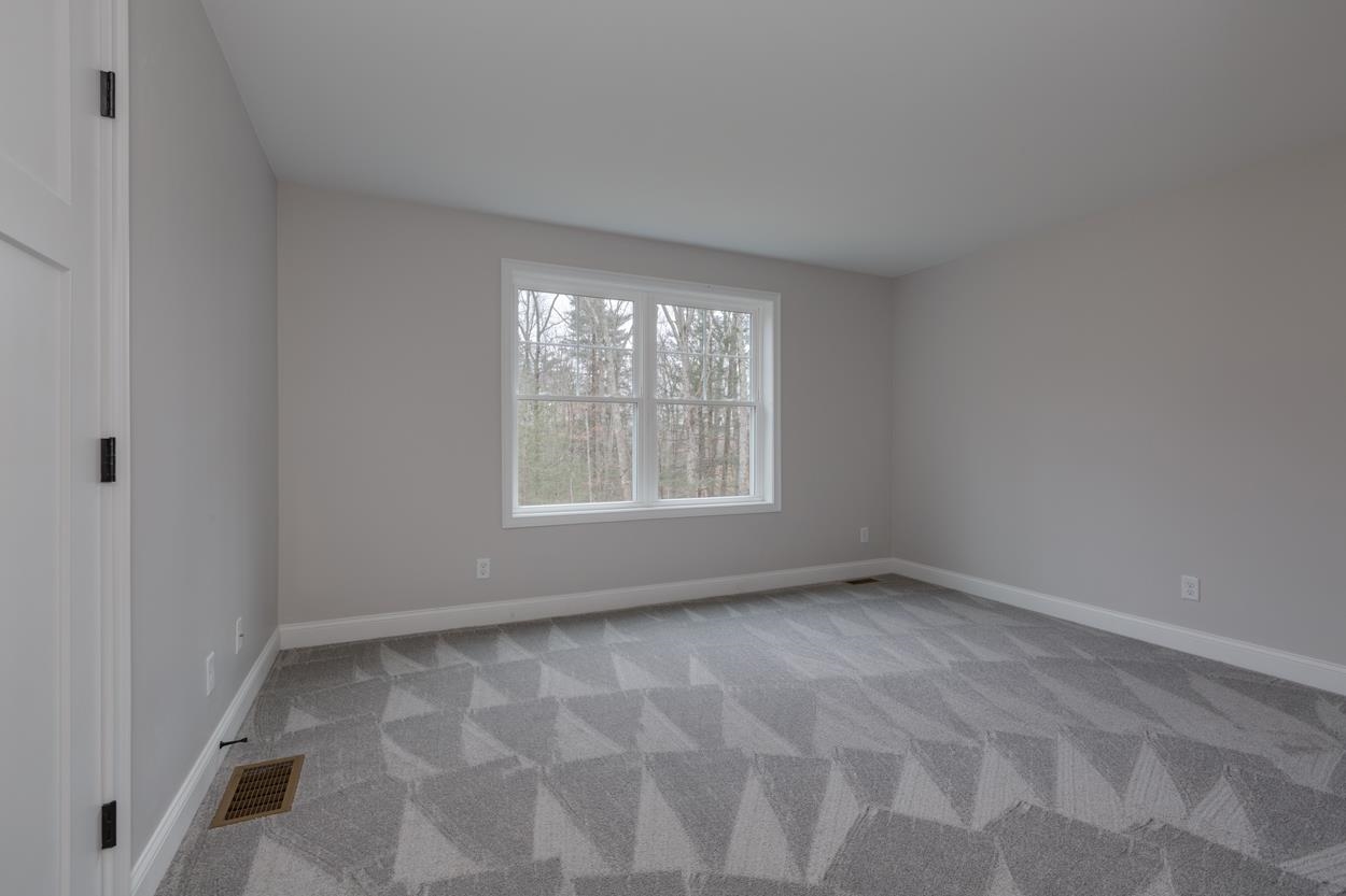 76 Lane Road Raymond, NH 03077 - Photo 9 of 29 Gallery Image 9
