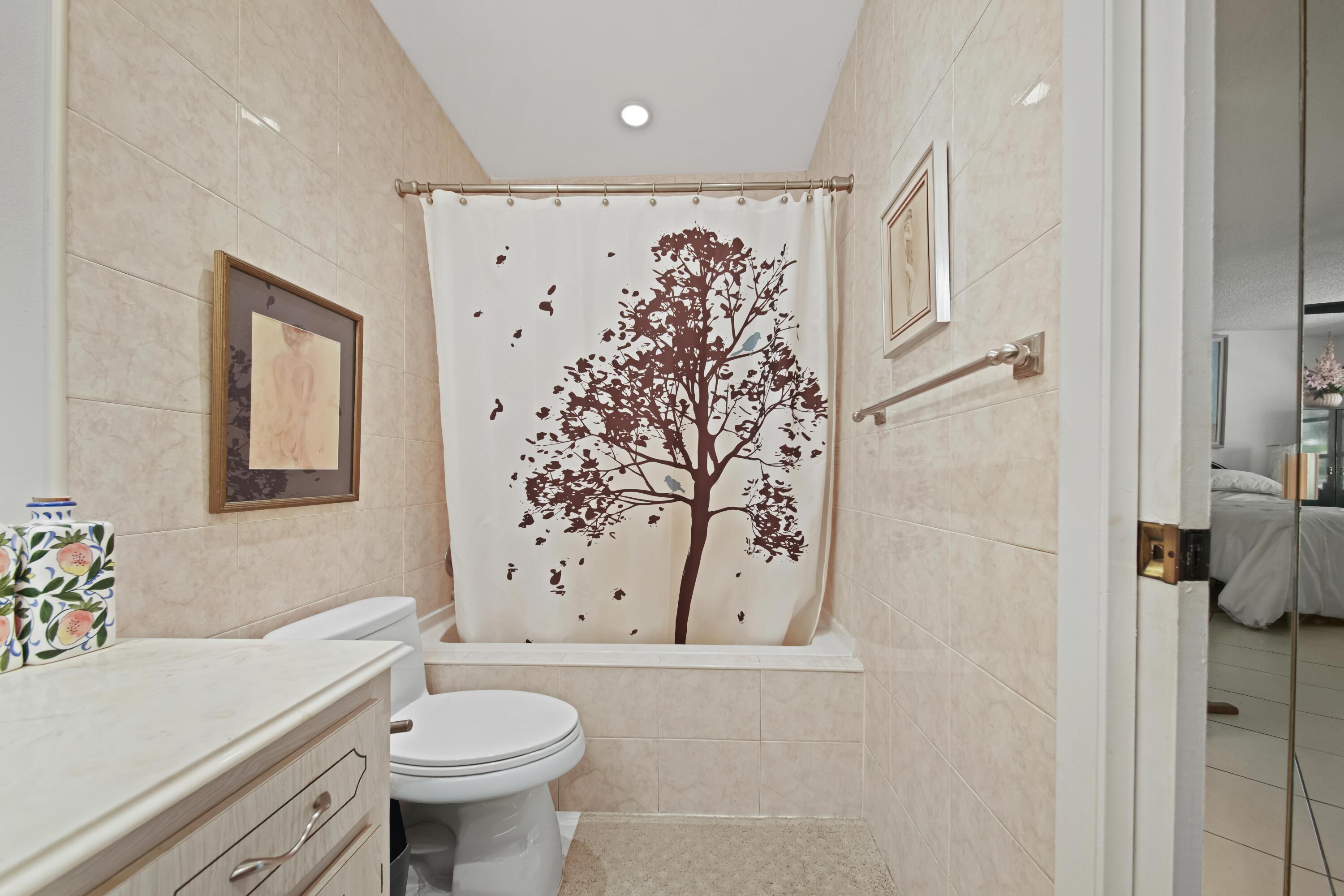 4875 Northwest 3rd Court, Unit C Delray Beach, FL 33445 - Photo 17 of 21 Bathroom