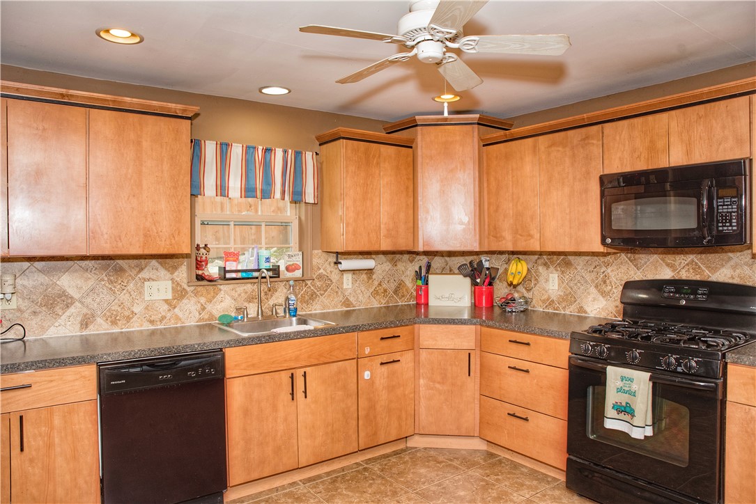 38 Wood Road Lincoln, RI 02865 - Photo 6 of 38