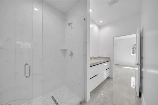 $2,900 | 1142 Dutchess Street East, Lehigh Acres, FL 33974