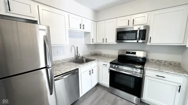 $140,000 | 5938 Deerwood Court, Indianapolis, IN 46254