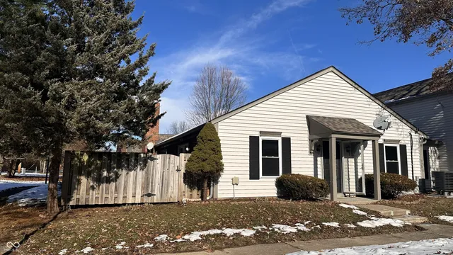 $140,000 | 5938 Deerwood Court, Indianapolis, IN 46254