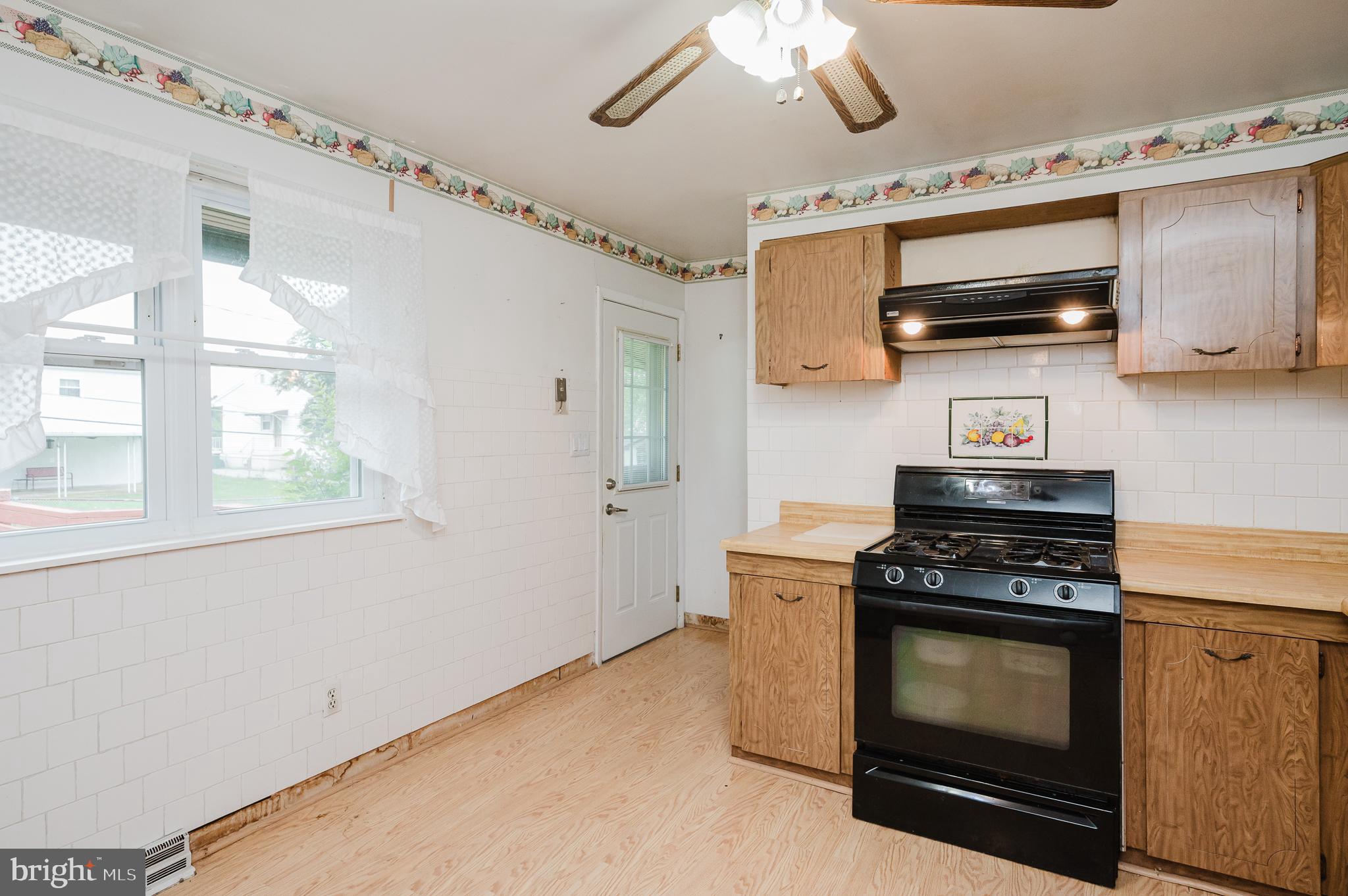 2307 Holyoke Road Baltimore, MD 21237 - Photo 10 of 44 Spacious Kitchen