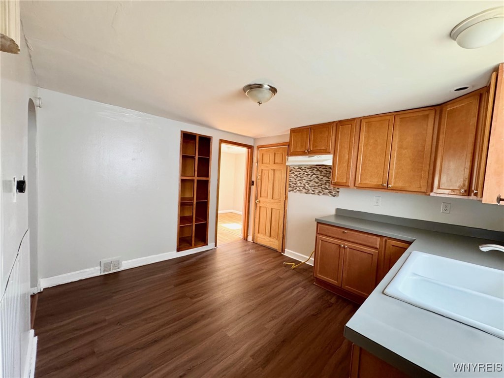 23 Sumner Place Buffalo, NY 14211 - Photo 8 of 12