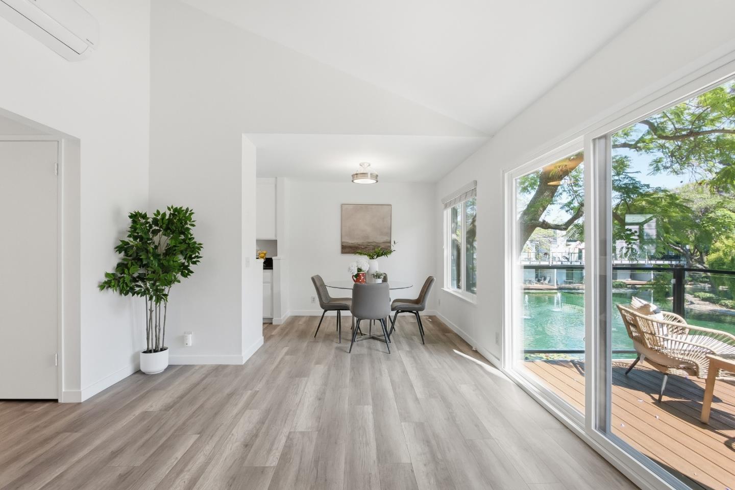 905 West Middlefield Road, Unit 972 Mountain View, CA 94043 - Photo 6 of 32
